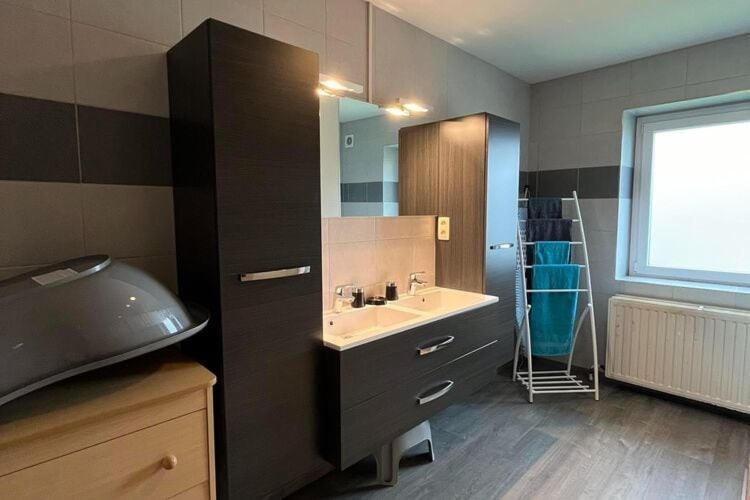 Alluring In With Garden Holiday home Waimes