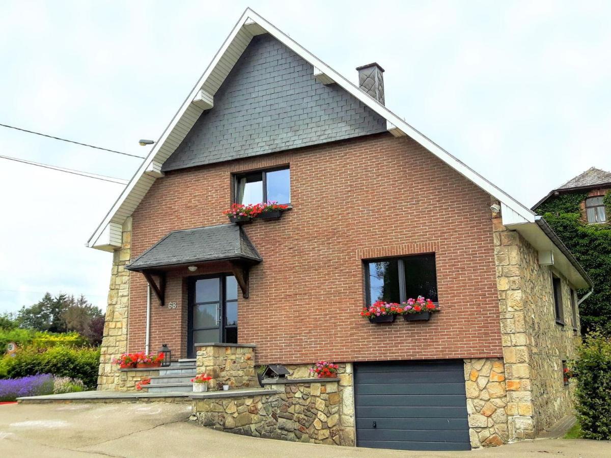 Holiday home Alluring In With Garden Waimes